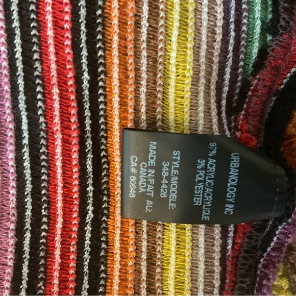 New Pure Essence cape/wrap, size S - Picture 7 of 9